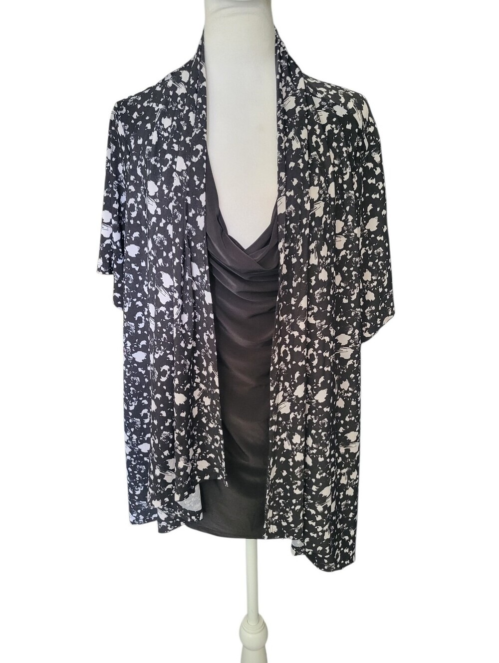 Isabella Rodriguez Plus Layered Top Blqck/White sz 2X
